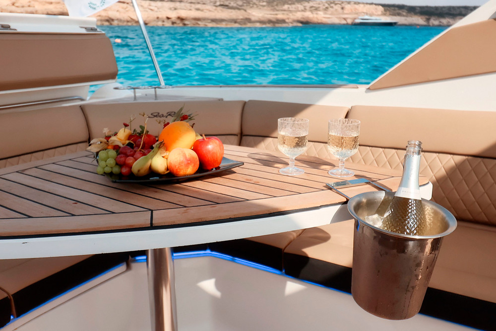 Sea Ray 350 SLX photo 4