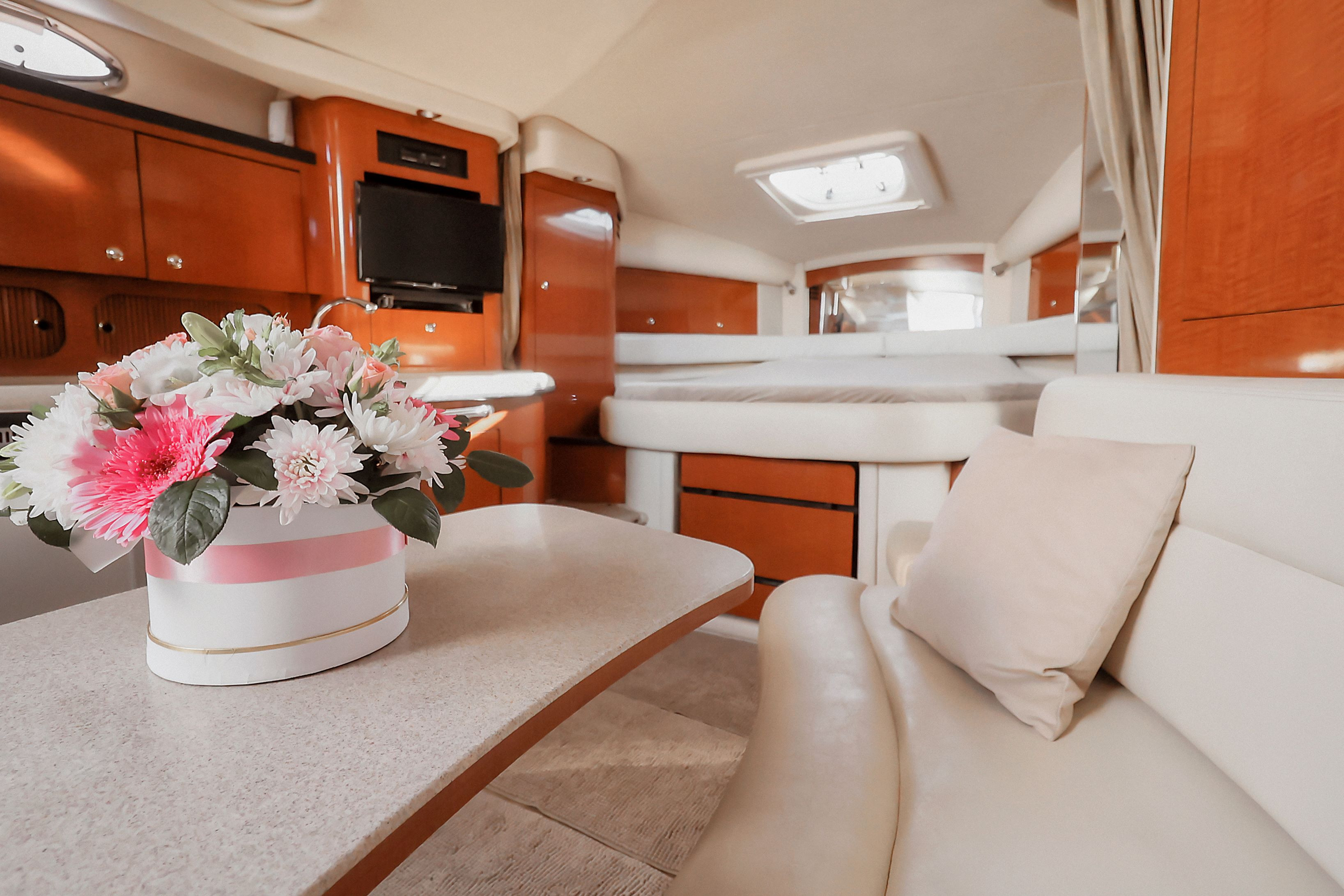 Sea Ray 375 photo 6