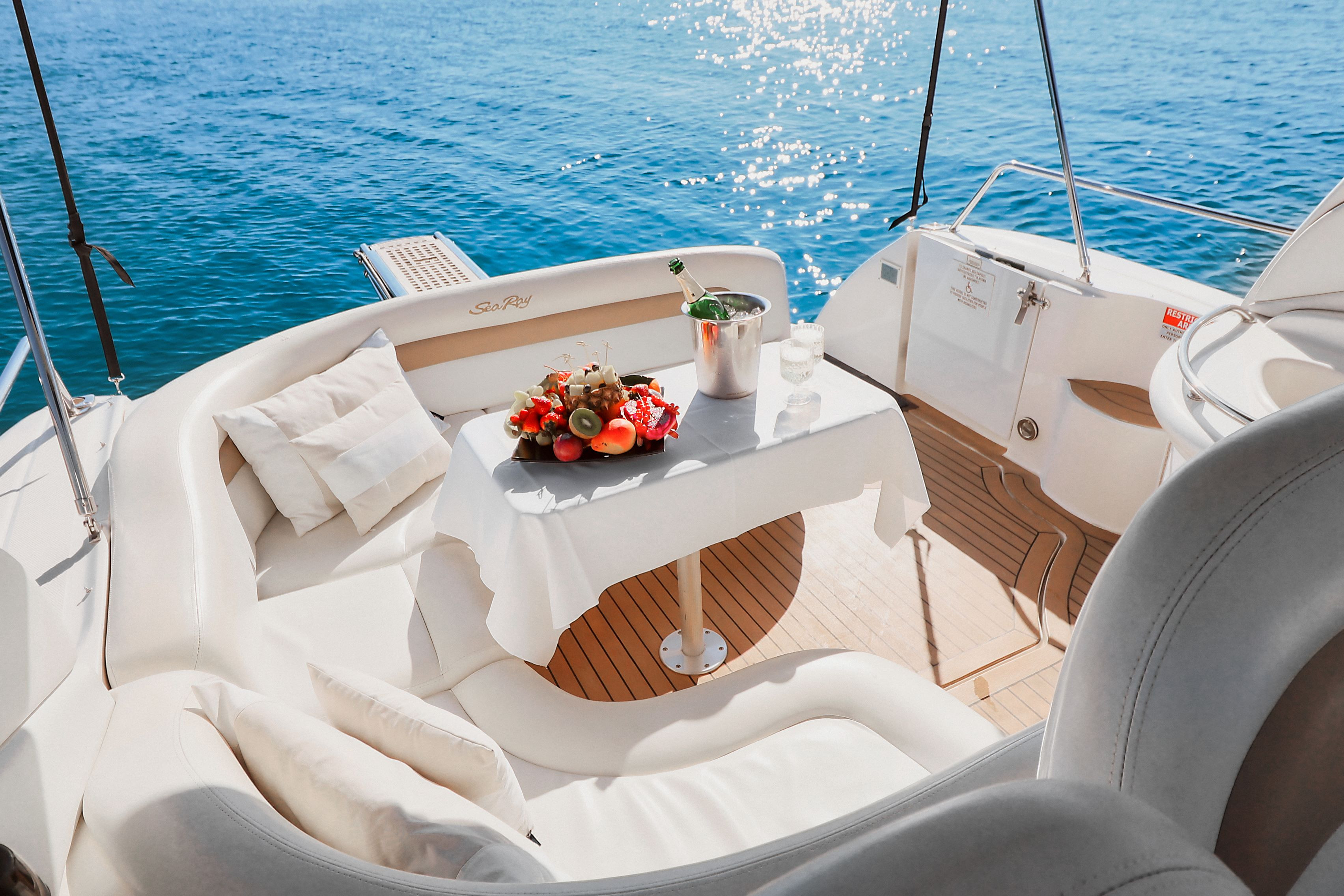 Sea Ray 375 photo 8